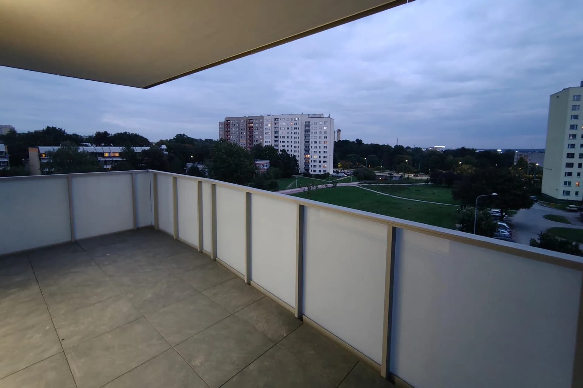 Zdjęcie balkonów od zewnątrz osiedle Panorama